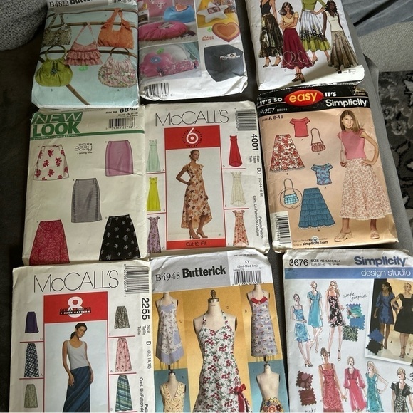 Lot of 19 vintage sewing patterns - Picture 1 of 15